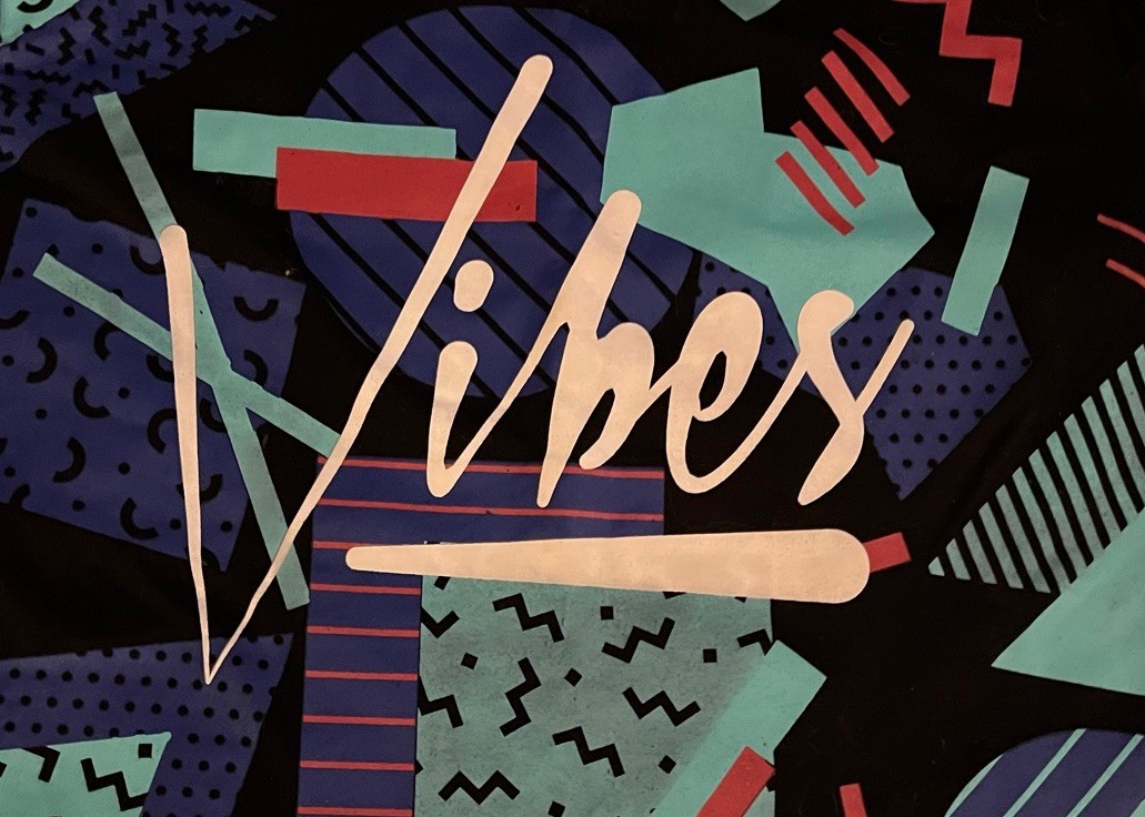 Launder Vibes Geometric Graphic M Long Sleeve Shirt Black Purple Pink