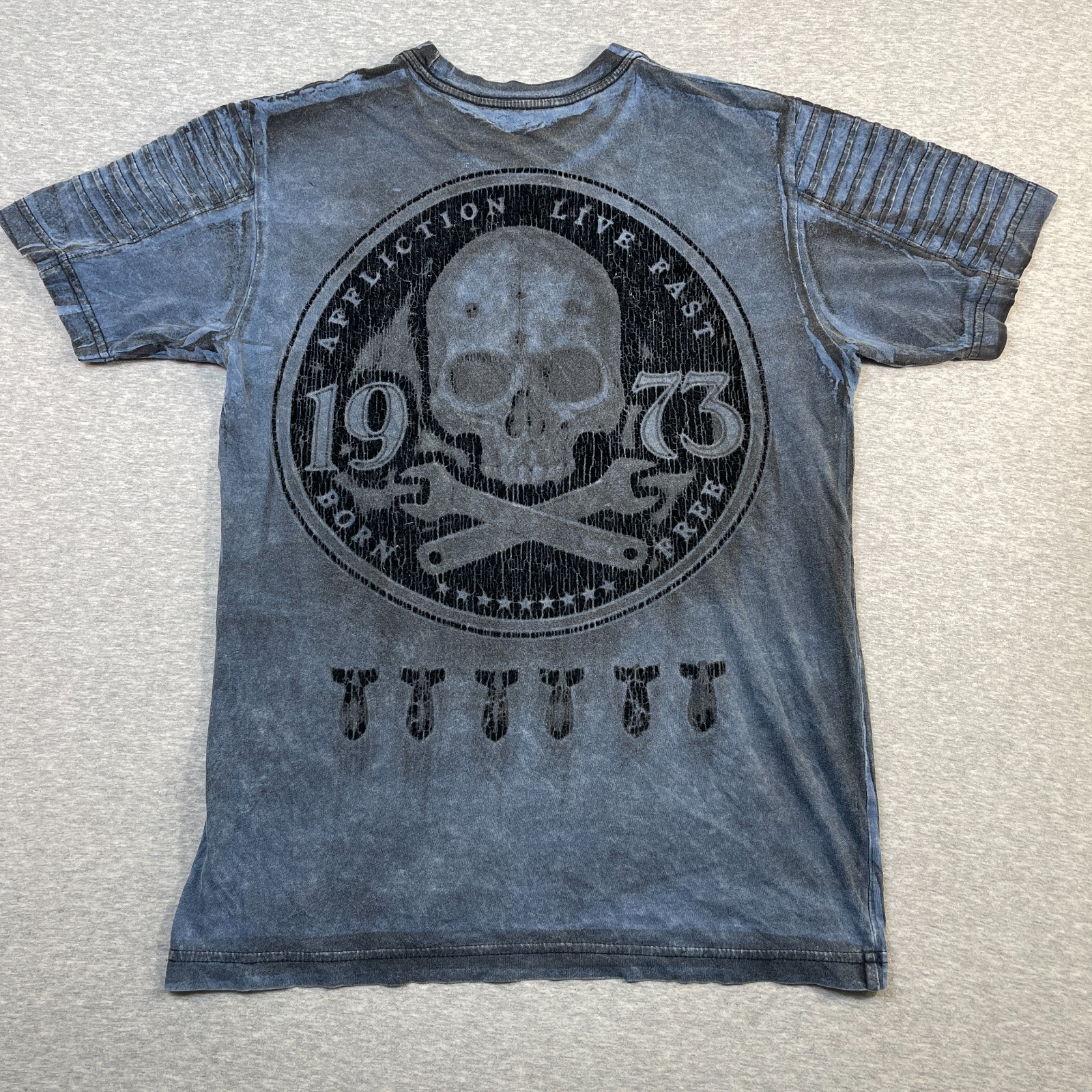 VTG Affliction Shirt Mens Small S Born Free Skull Wrench Moto Pleated Shoulder T
