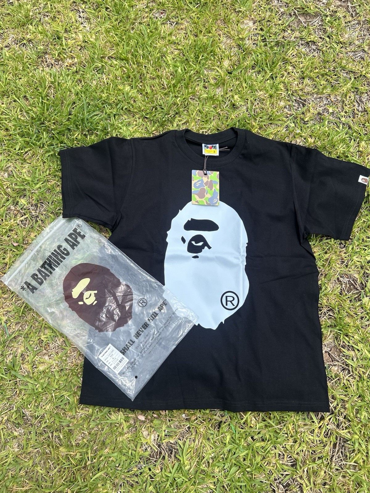 A Bathing Ape BAPE Ape Head Logo Graphic Tee Men’s M Black/White Crew Neck