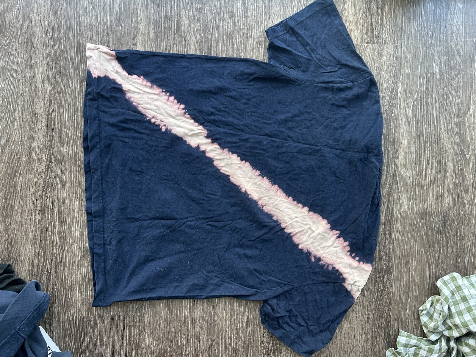 Noah Bleached Stripe T-Shirt Men’s Large Navy Pink Made in USA 100% Recycled