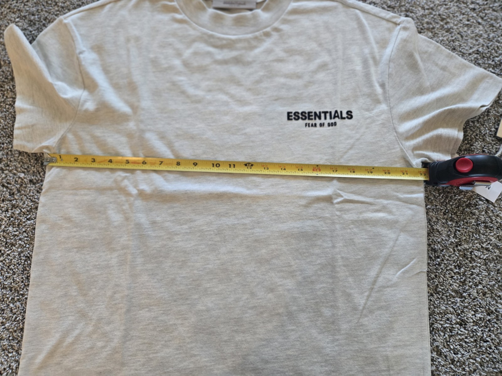 Fear of God Essentials Original Authentic Logo T-Shirt Mens Sz XS Light Oatmeal