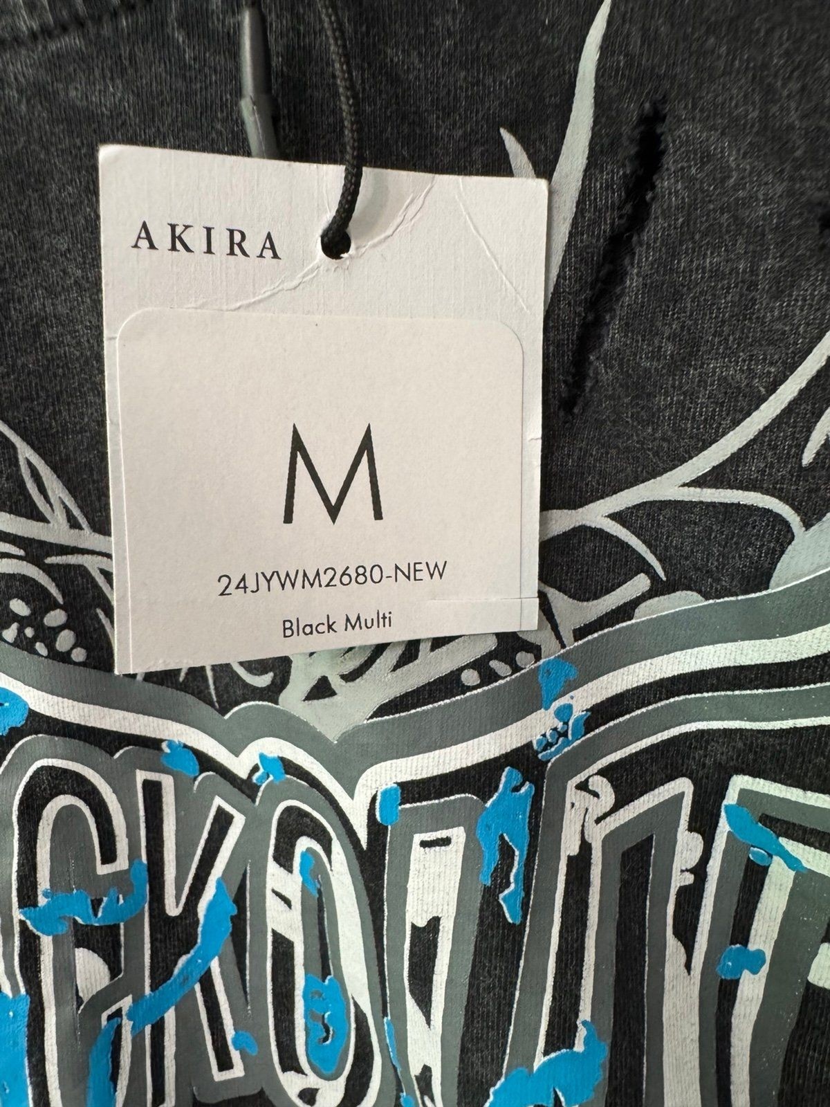 AKIRA KNOCK YOURSELF OUT DISTRESSED TEE AND HAT COMBO medium nwt *no chains*