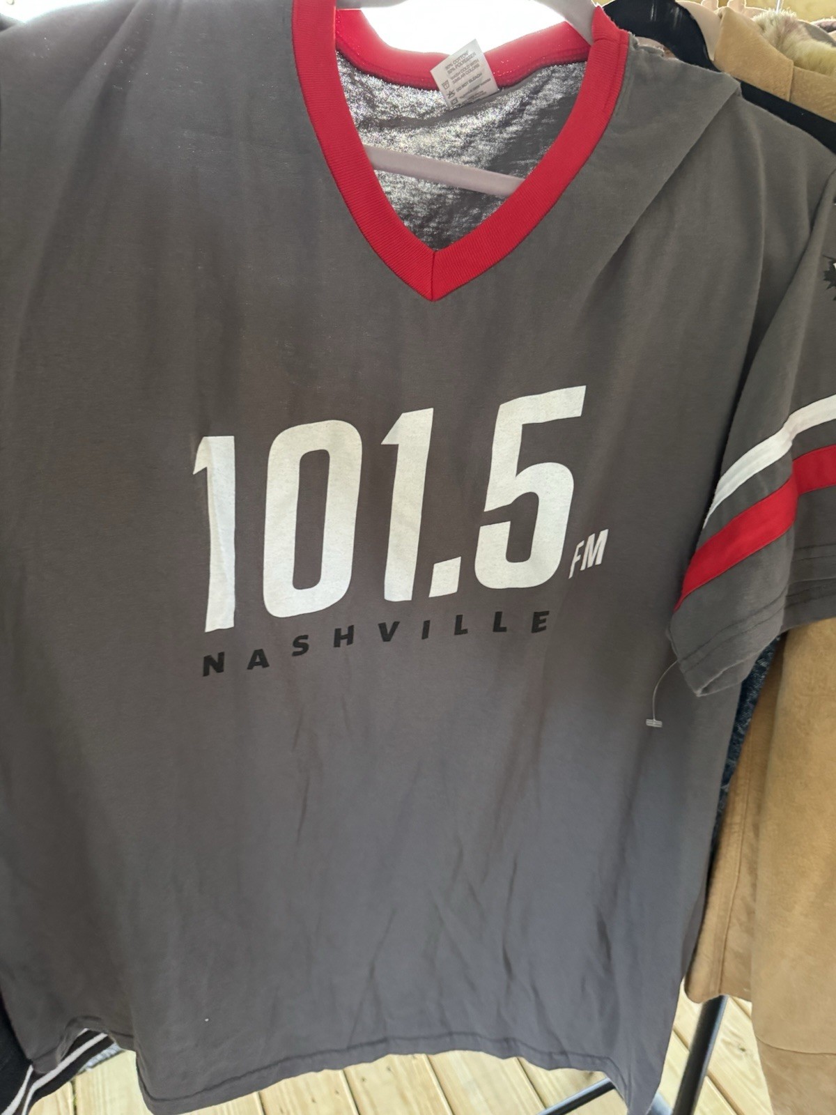 Augusta Sportswear WXNA 101.5 FM Nashville Radio Gray Ringer V-Neck Men’s XL