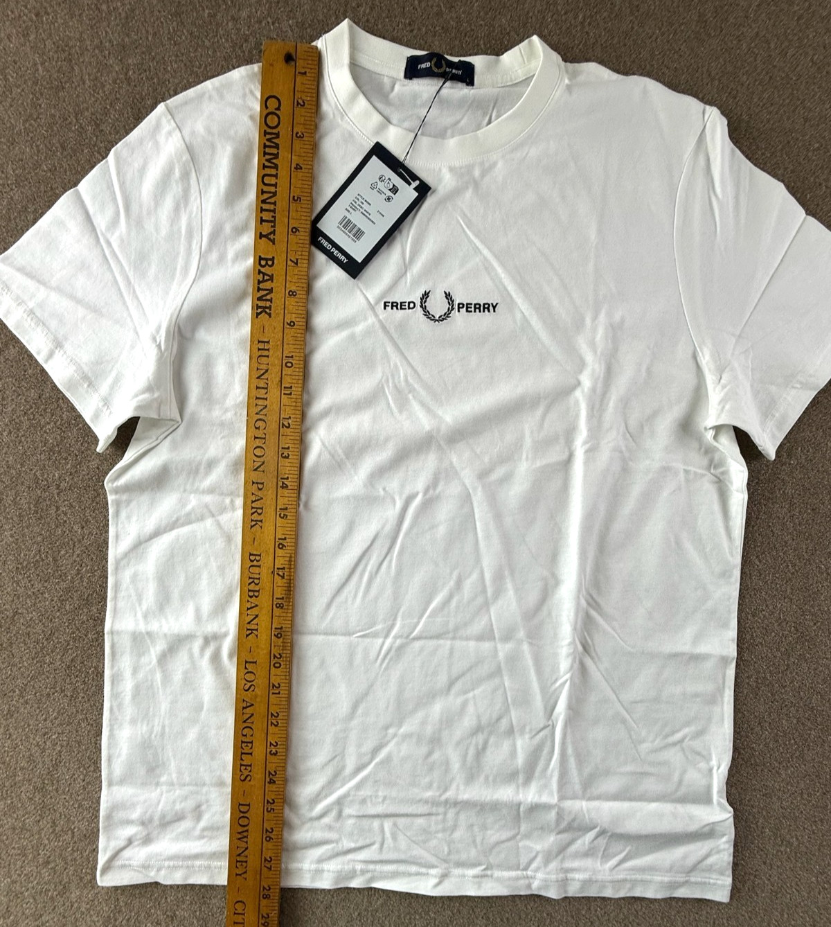 NWT Fred Perry Logo-Embroidered Crewneck White T-Shirt Men’s Size Large M4580