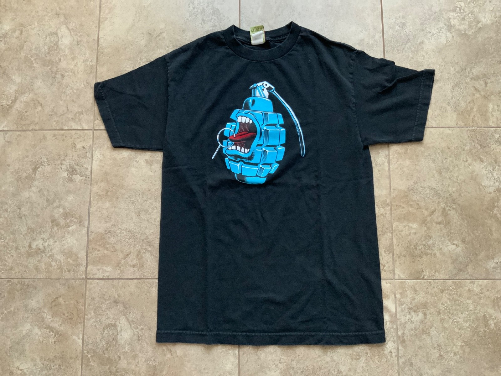 Vintage Grenade Snowboards “SCREAMING GRENADE” Phillips Art Series Tee – Medium