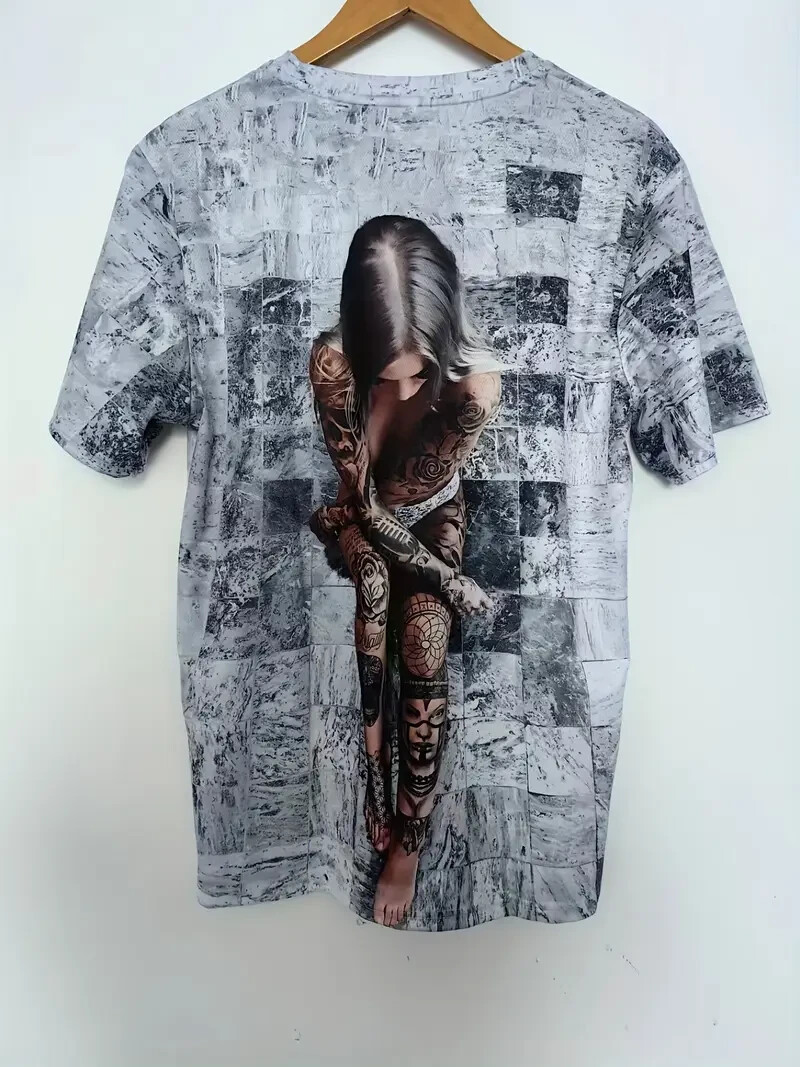 Men’S 3D Digital Female Figure Pattern & Plaid Print Crew Neck And Short Sleeve