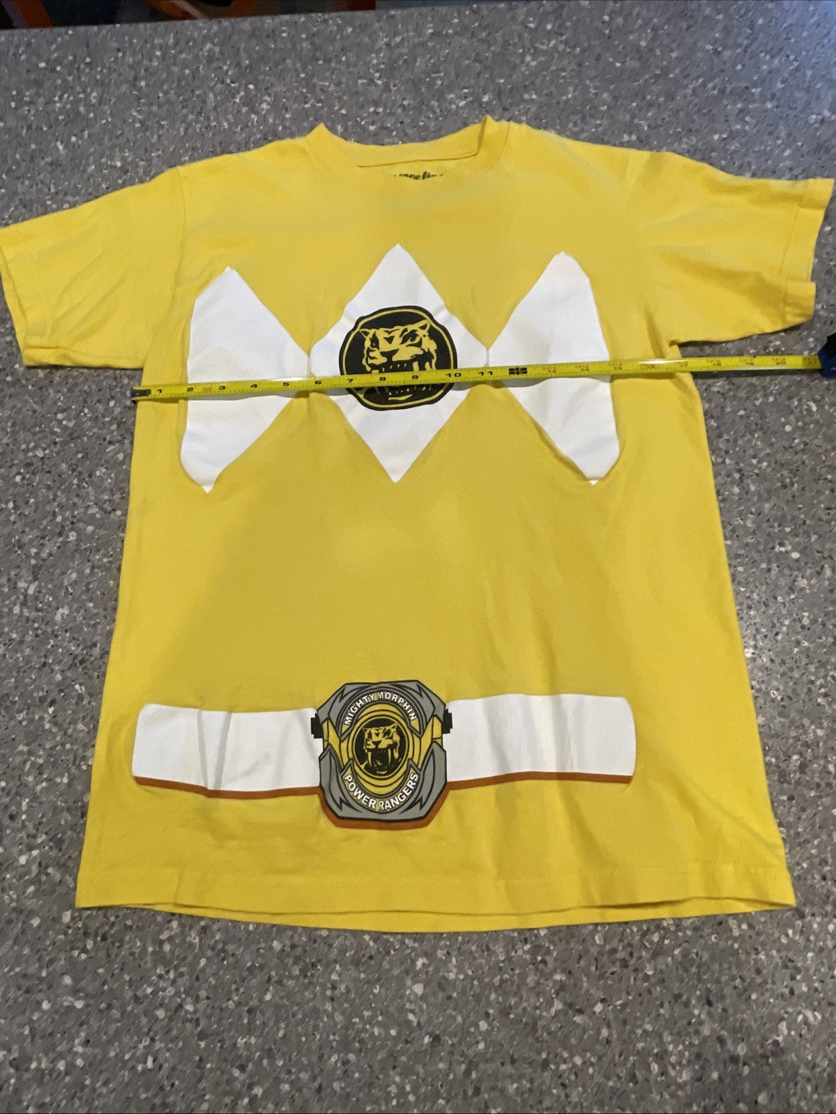 Mighty Morphin Power Rangers Yellow Ranger 2014 T-Shirt Size Small *See Pics*