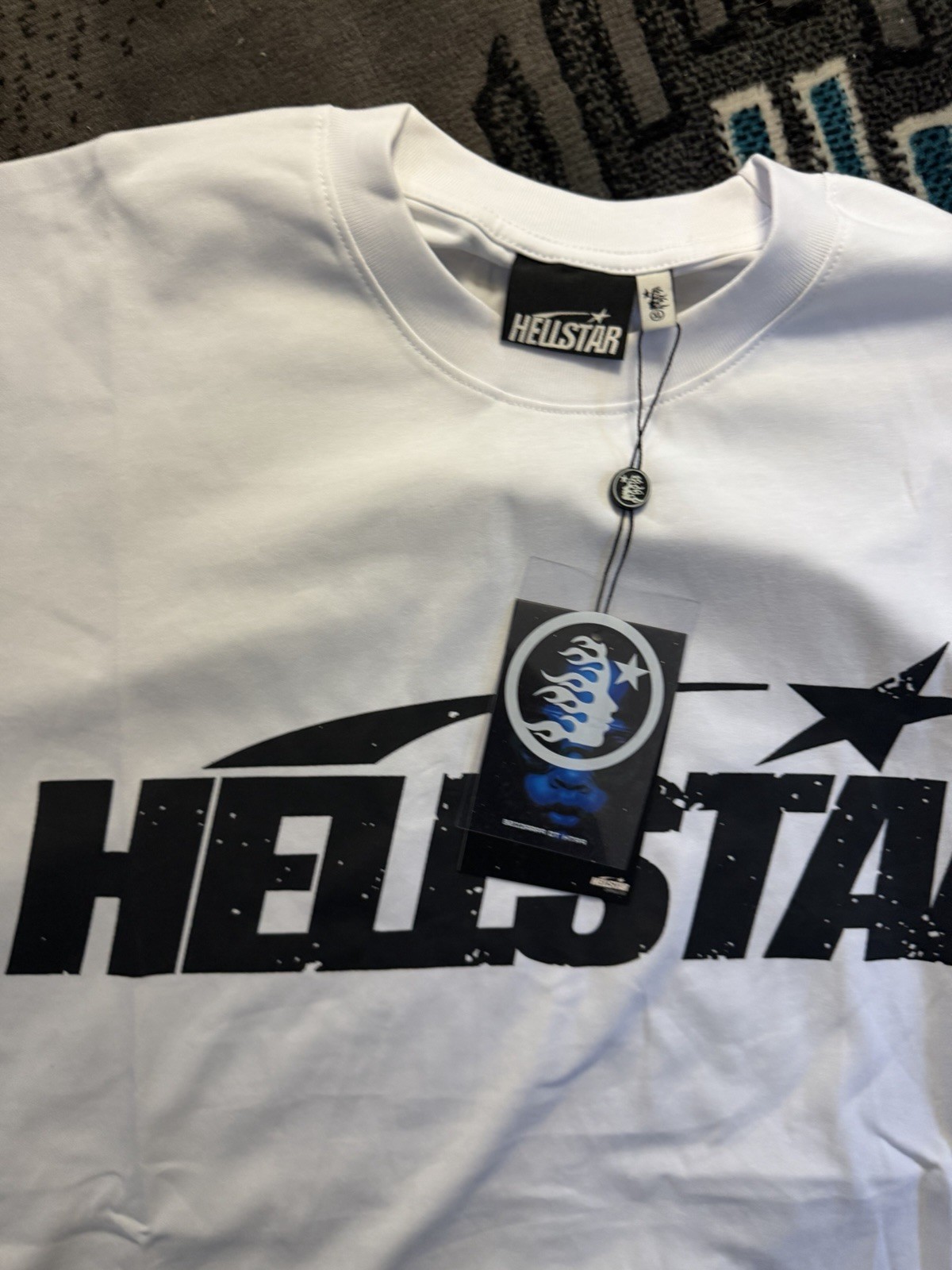 HELLSTAR Men’s White Graphic Logo Crew Neck Short Sleeve T-Shirt Tee Size XL