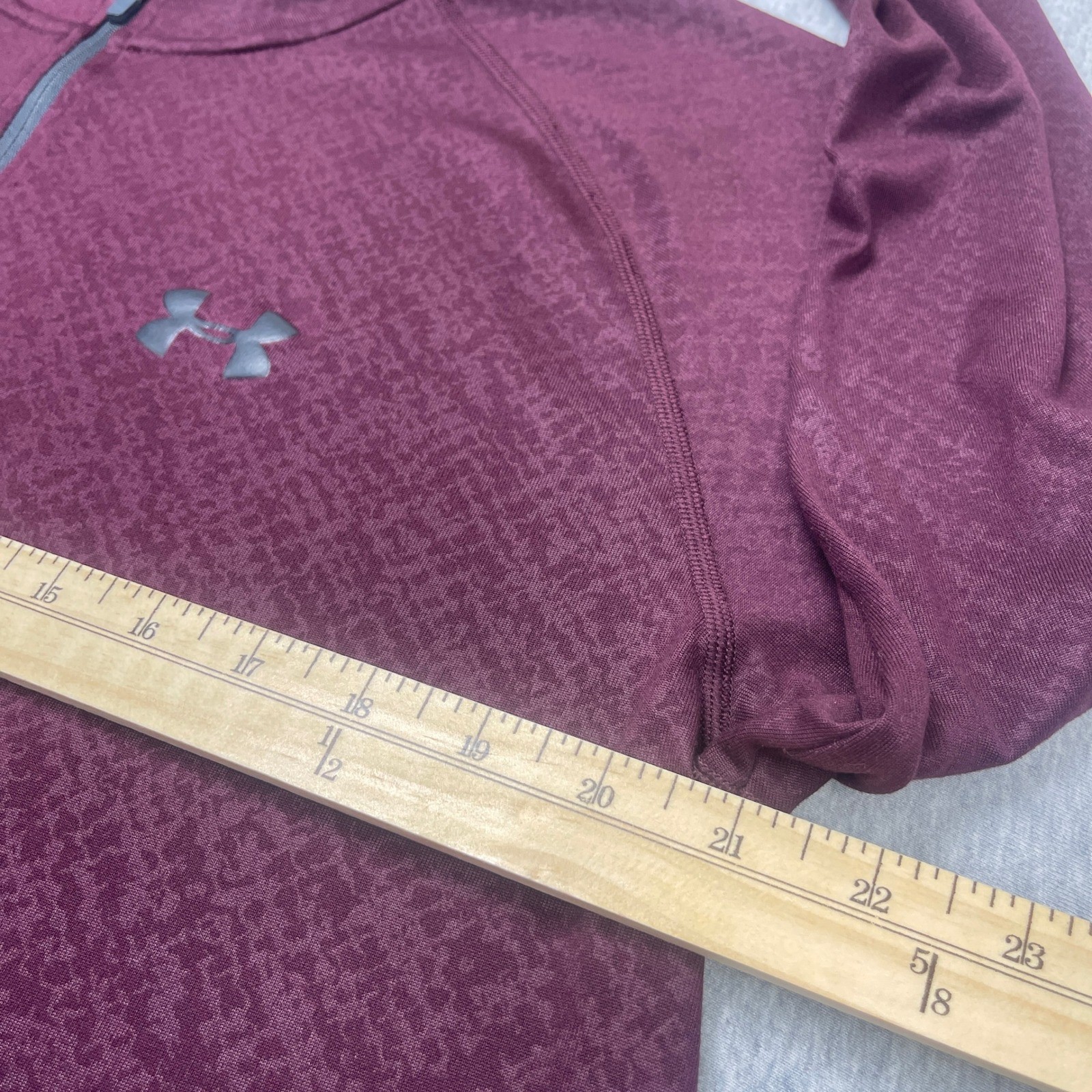 Under Armour Pullover Mens Medium HeatGear 1/4 Zip Maroon Graphic EUC