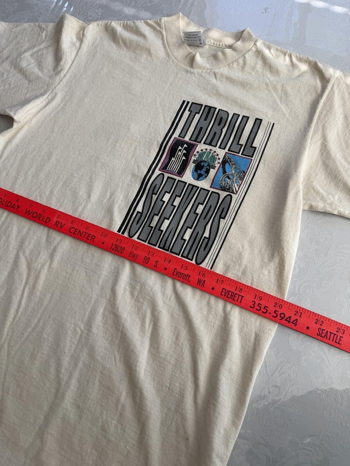 Vintage Six Flags Thrill Seekers T Shirt Large USA 90s Theme Park Graphic Tee