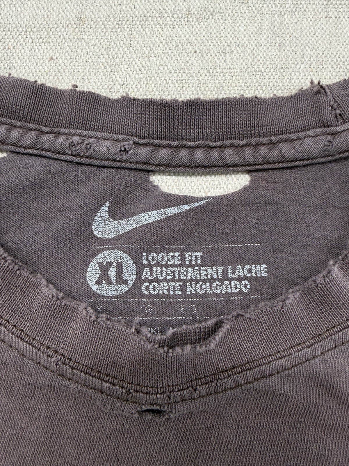 Nike Loose Fit Center Swoosh T Shirt Men’s XL Brown Sun Faded Distressed