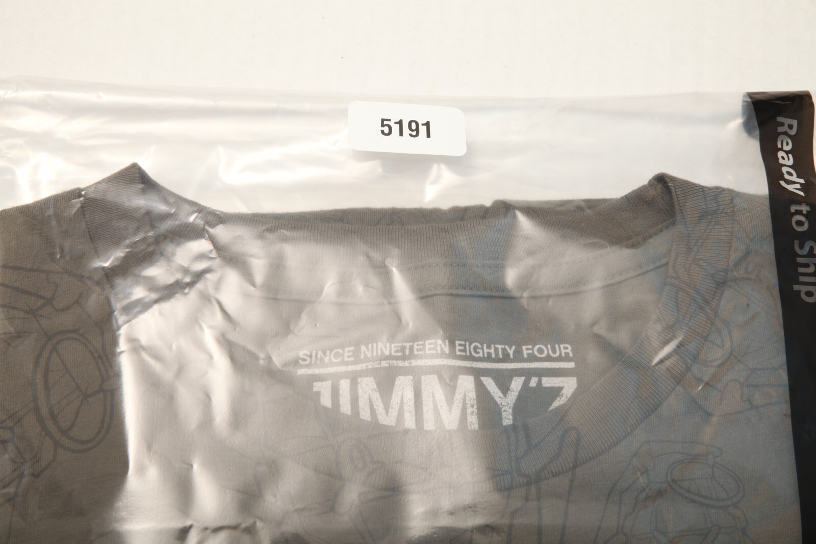Jimmy’Z Shirt Mens Medium Green Grenade Man Graphic Crew Neck Short Sleeves
