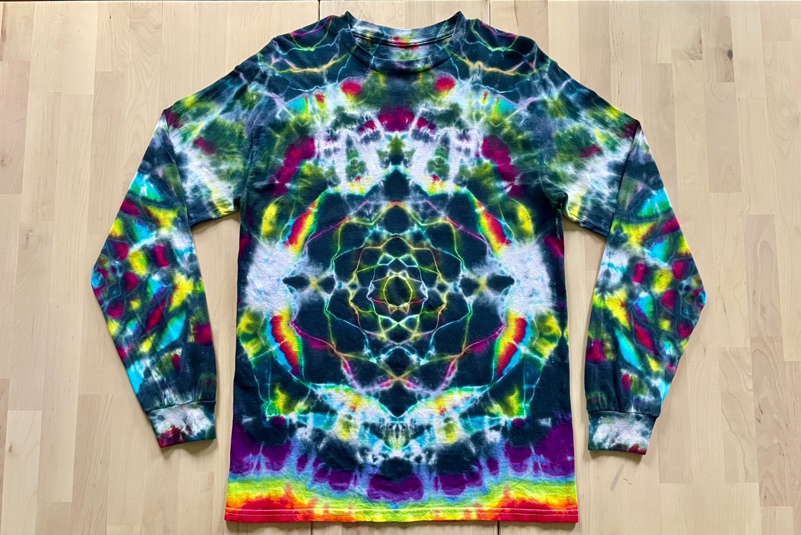 Gildan Unisex Neon Rainbow 8-Point Mandala Tie Dye Long Sleeve Shirt size Large