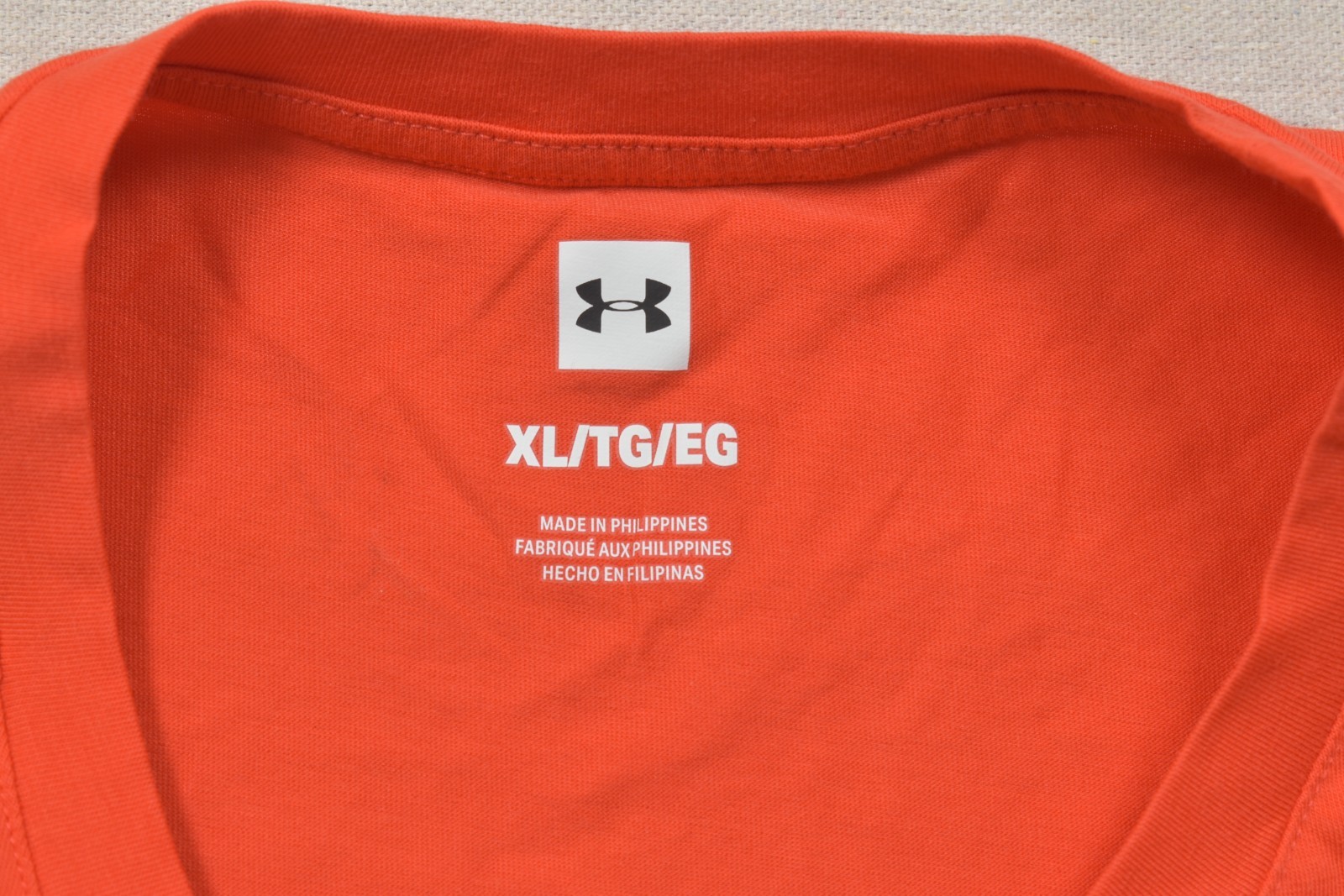 Under Armour Men’s Size XL Orange UA Mesh Panel Short Sleeve Athletic T-Shirt