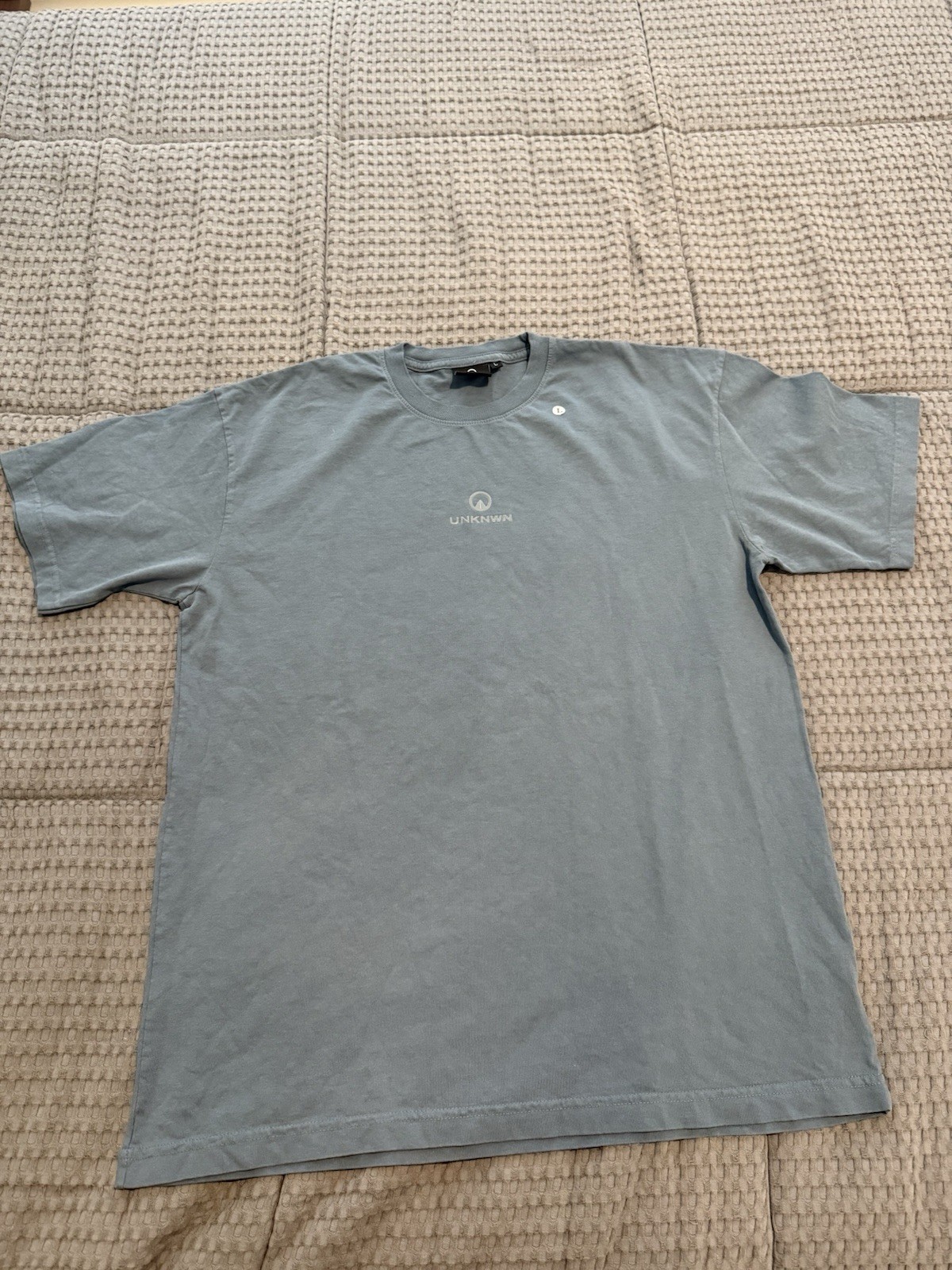 UNKNWN T-Shirt (LeBron James Brand) – Men’s Size L