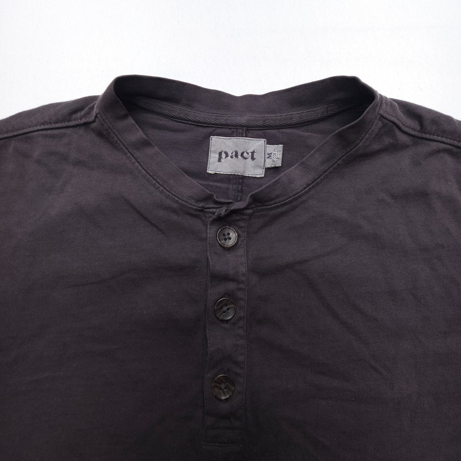 Pact Organic Cotton Softspun Long Sleeve Henley Shirt Mens Medium Faded Black