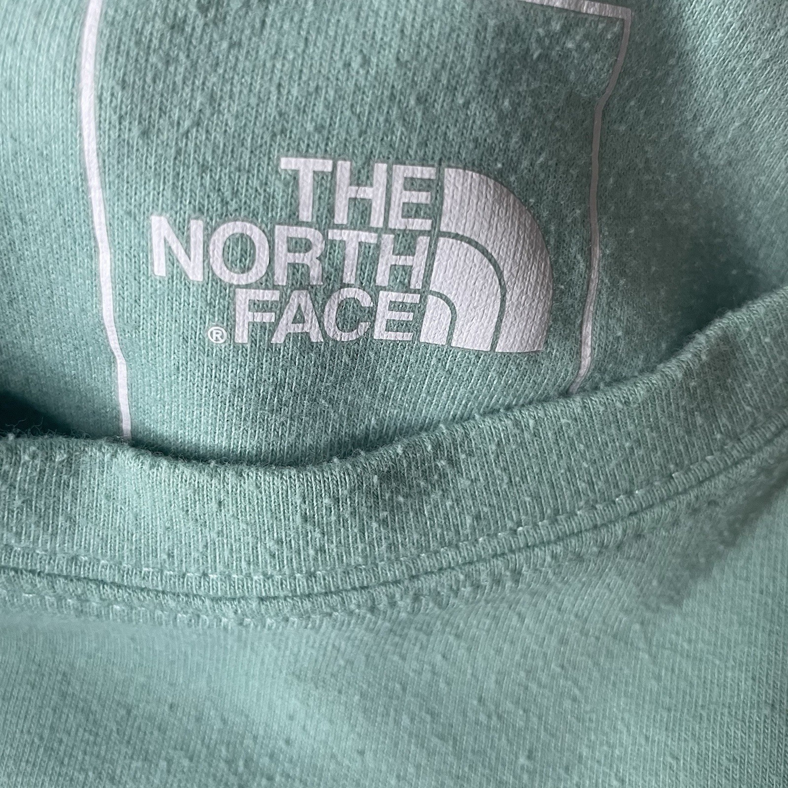 The North Face Men’s Green Solid Logo Cotton Knit Crew Neck Long Sleeve Tee S