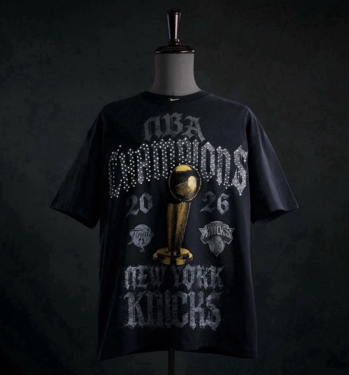 XL New York Knicks Nike 2026 NBA Champions Locker Room On Court Rhinestone