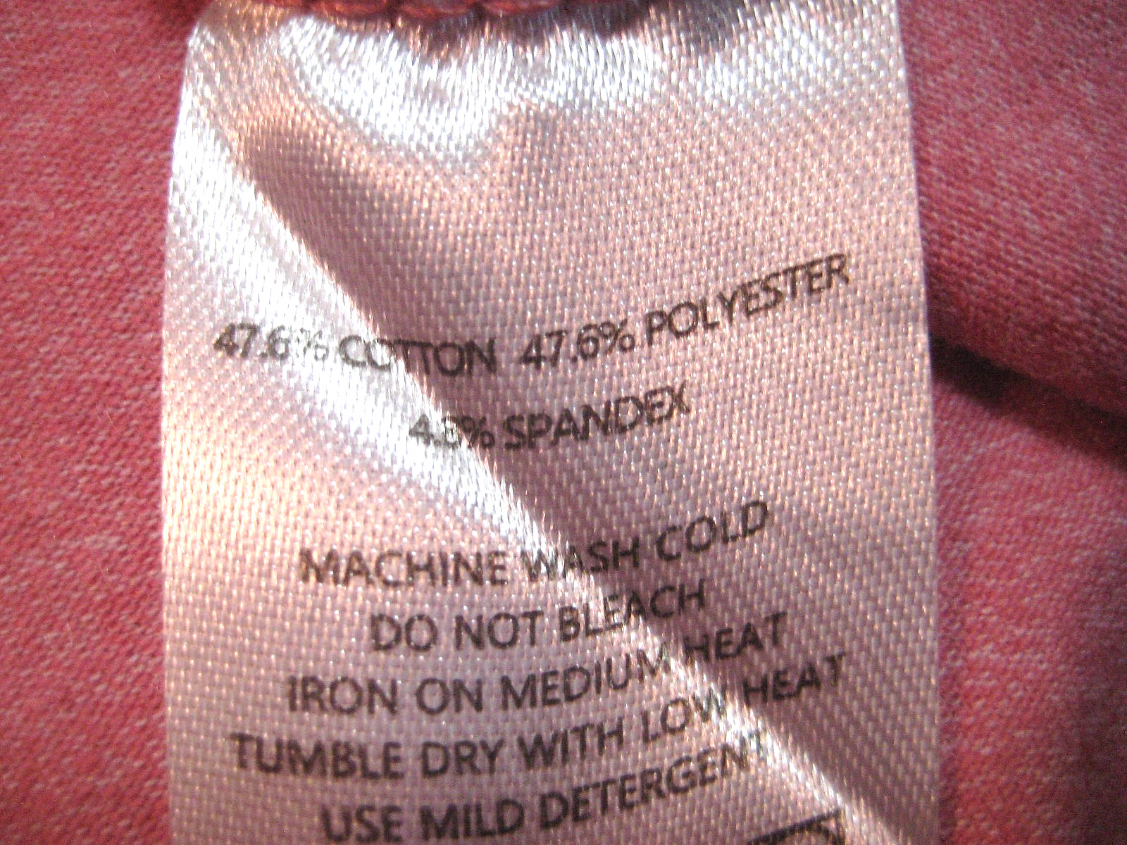 EUC- Unique Blend 47.6% Cotton; 47.6% Polyester; 4.8% Spandex T-Shirt Size XL