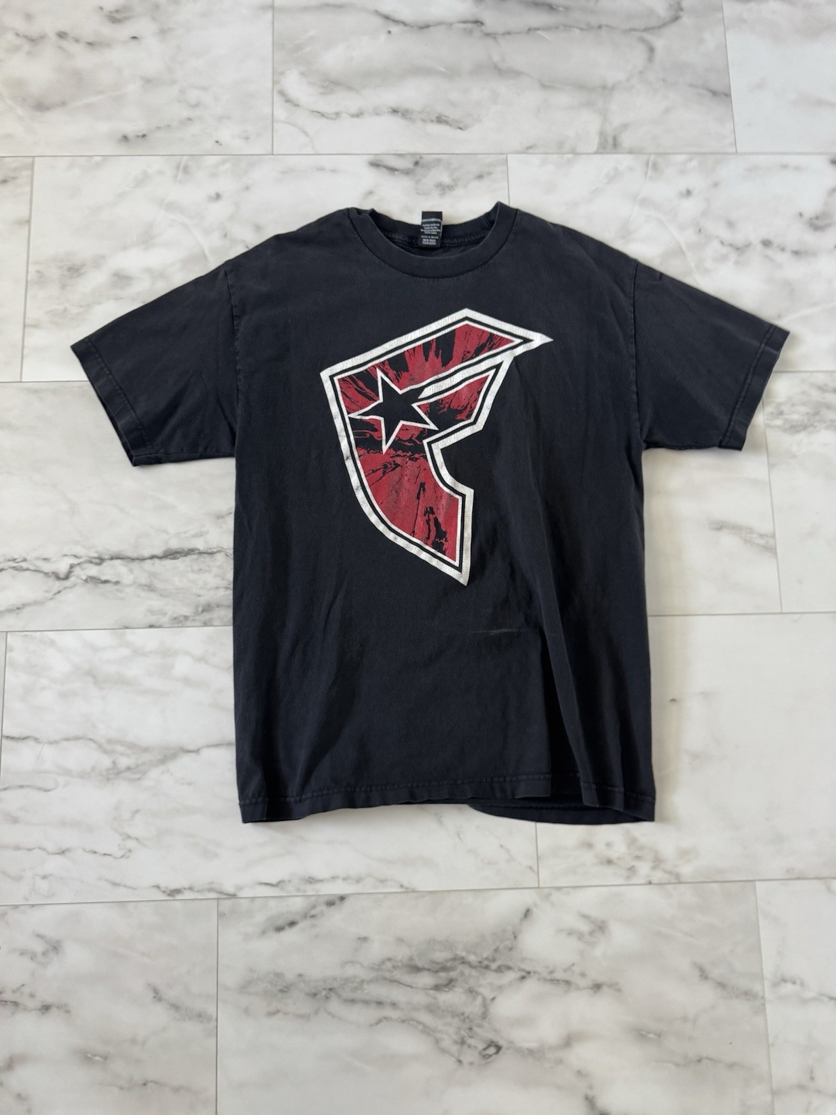 Vtg Y2K Famous Stars & Straps Tshirt Mens L Black Red Graphic Basic Tee Grunge