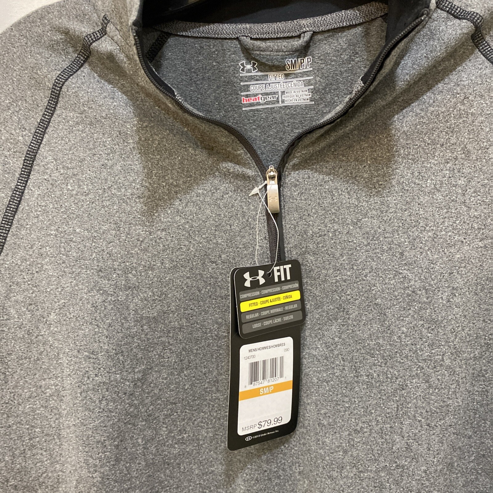 UNDER ARMOUR HEAT GEAR FITTED 1/4 ZIP,NWT,SZ. SMALL,GREY