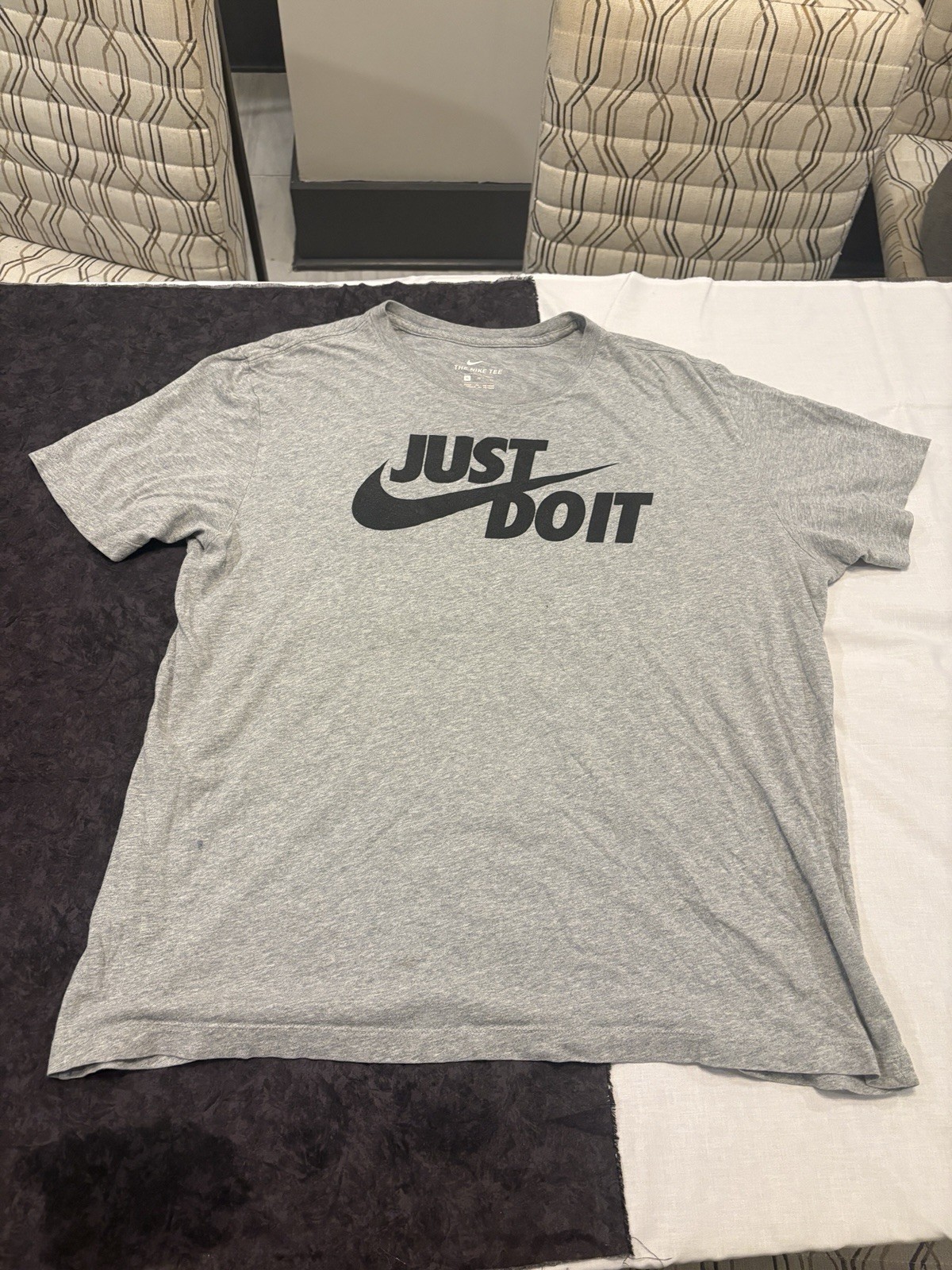 Nike Shirt Large Gray Just Do It Swoosh Graphic Short Sleeve Mens Size XL