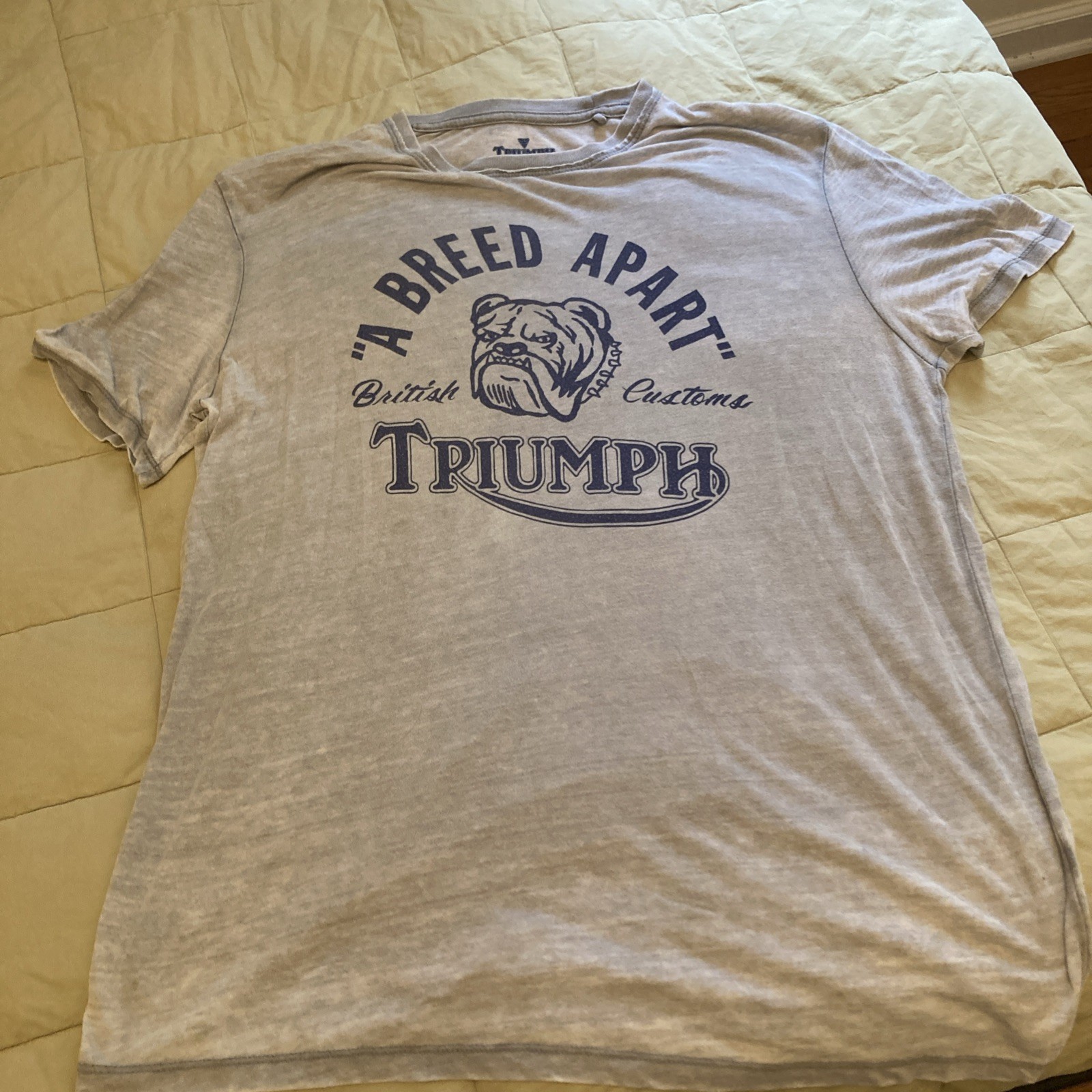 Triumph Motorcycles- Bulldog A Breed Apart Gray T Shirt Mens XL British Customs