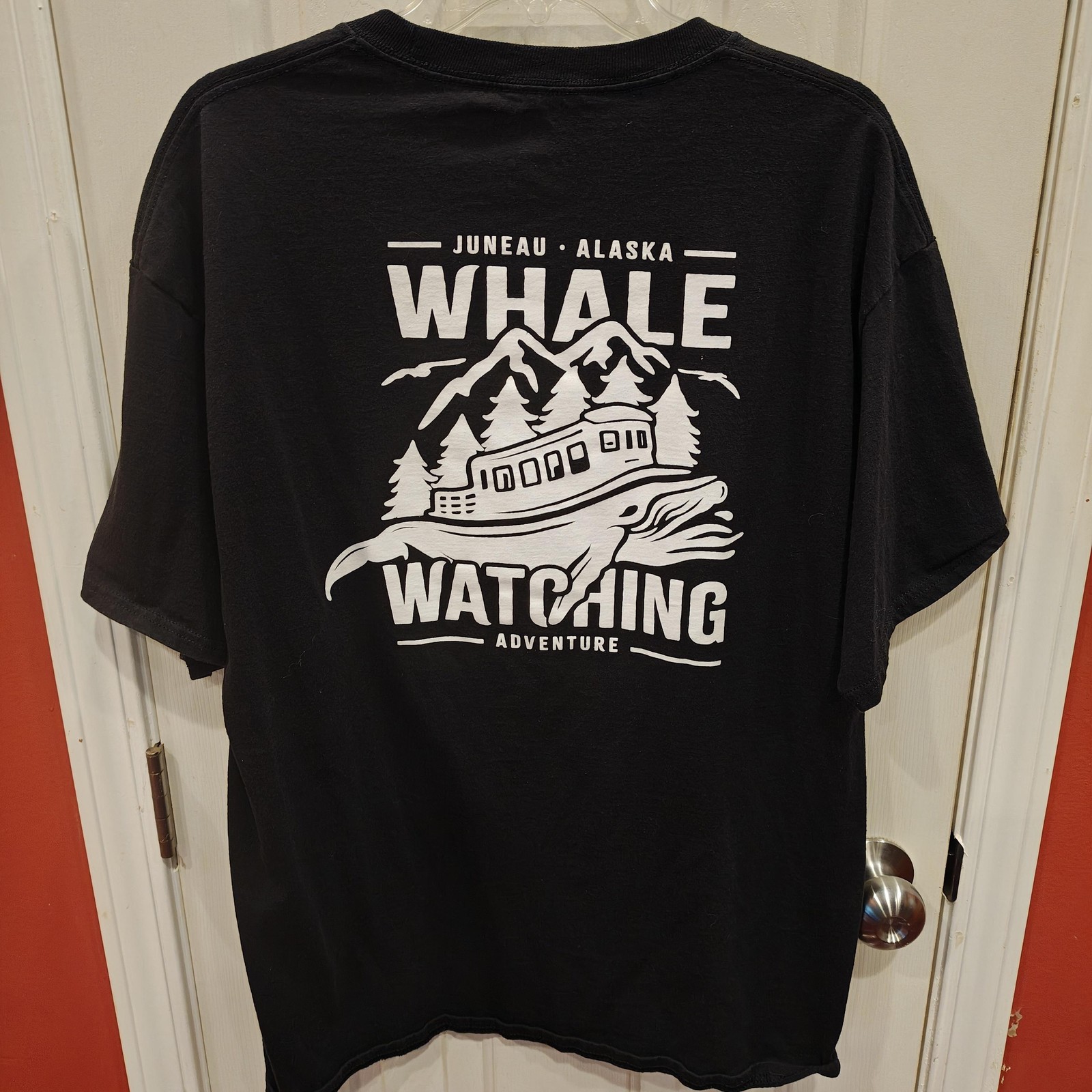 Juneau Alaska Whale Watching Adventure Hanes Shirt Mens XL Black Graphic Tee