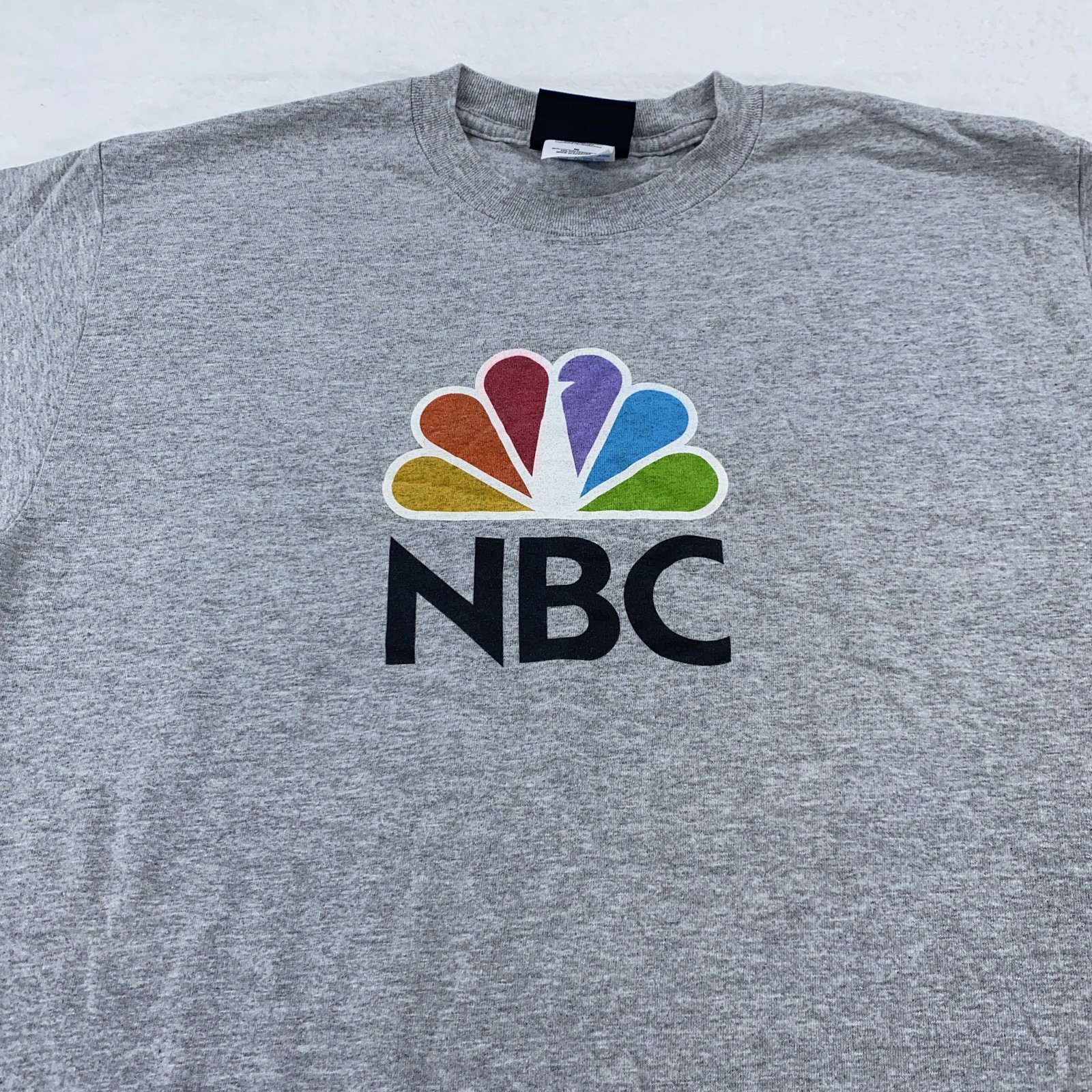 NBC Experience Store Shirt Mens Medium Gray Logo Crewneck Tee T-Shirt Classic TV