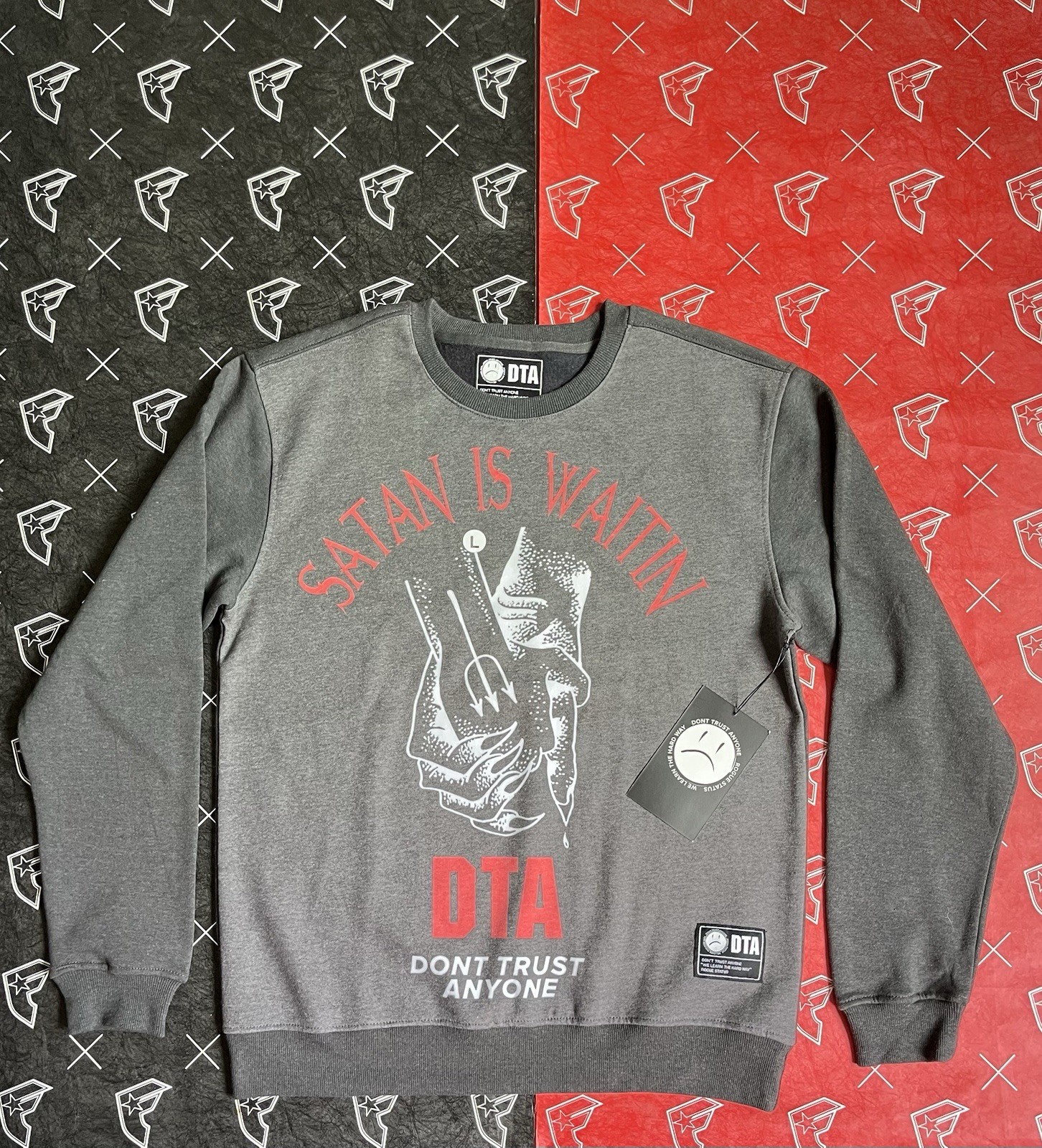 Rogue Status DTA Satan Hands Crewneck NWT Large Travis Barker Blink 182 Y2K