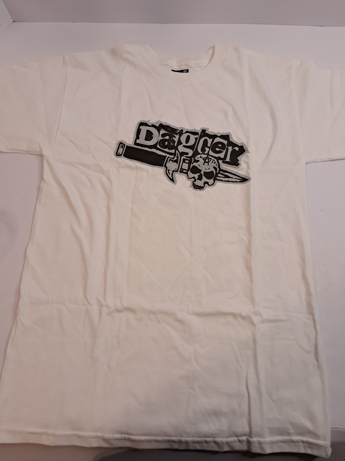 K Brand Men’s Small S Dagger Skull Graphic T-Shirt Off-White 100% Cotton Tee