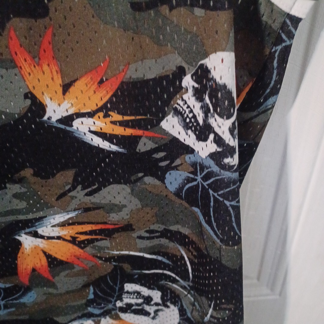 No Boundaries Multi-Color Skull and Fowers Tank Top Men’s Size S