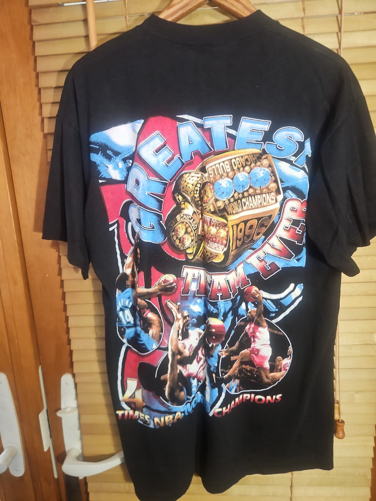 Very Early Dry Rot Vintage 90s Chicago Bulls Short Hills Rap Tee XL 100%Wearable