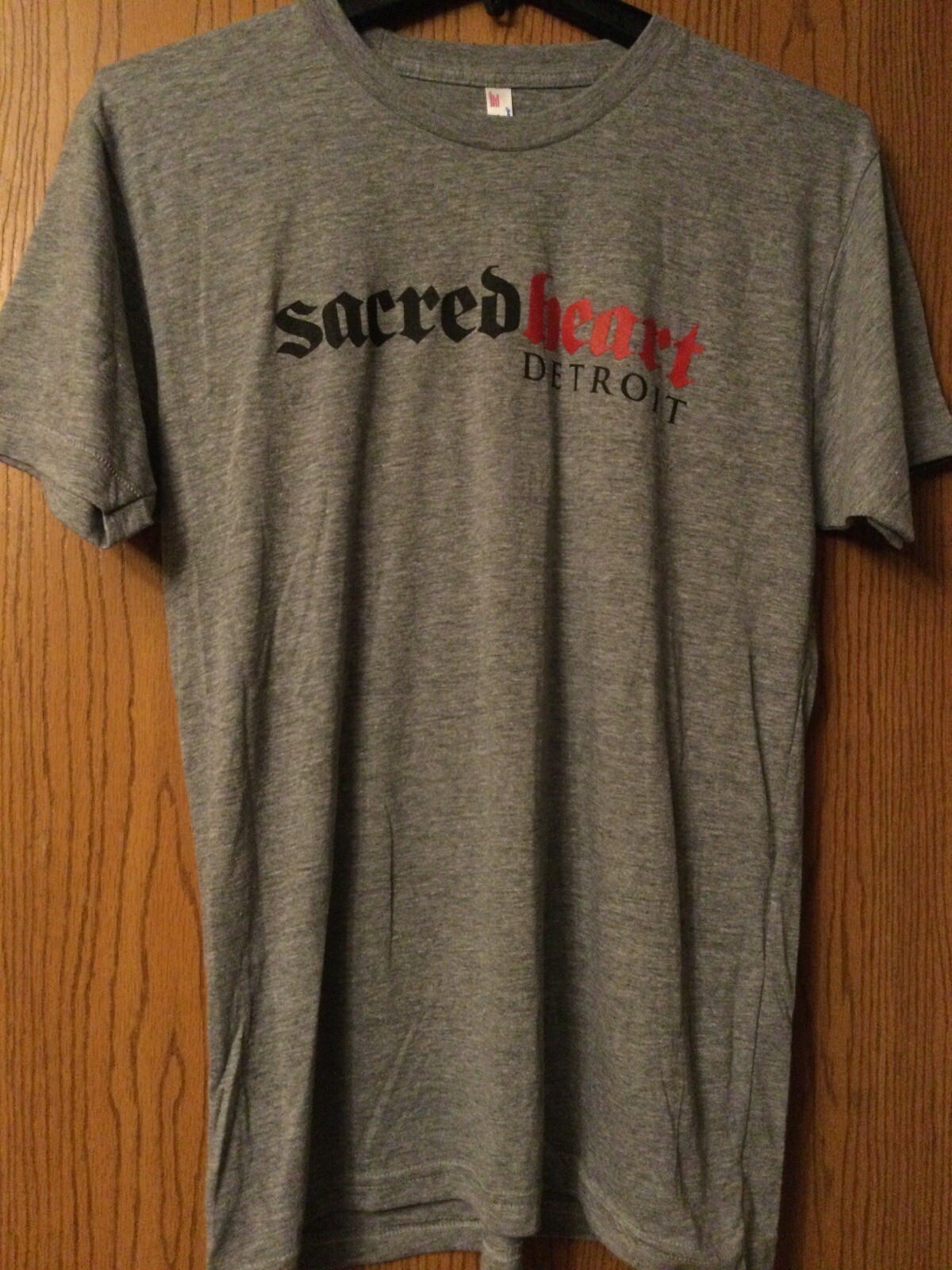 Sacred Heart Of Detroit – Roman Catholic Church – Gray Shirt – L – Poly Blend
