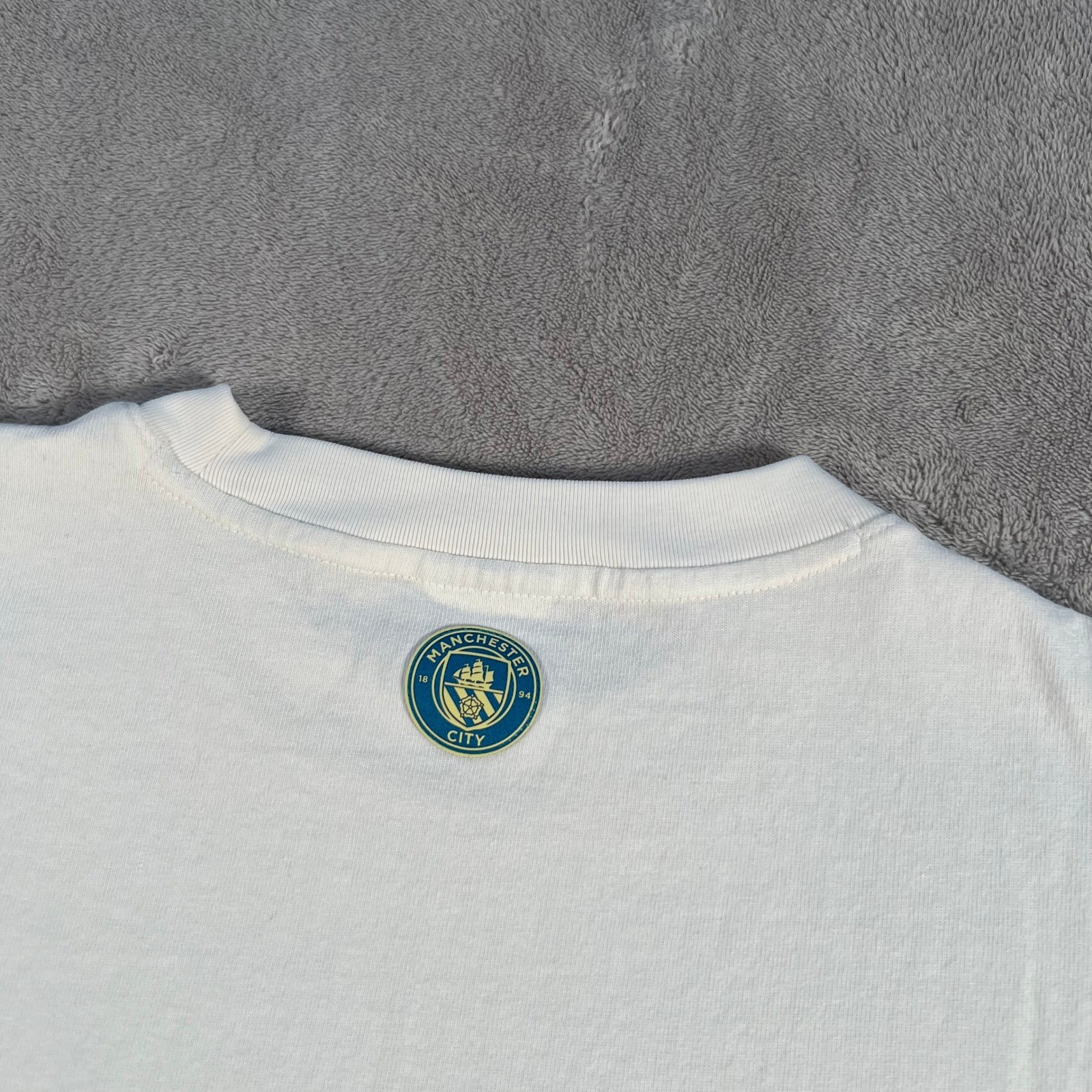 Puma Manchester City FC T-Shirt Men’s Size Medium White Embroidered Logo MCFC