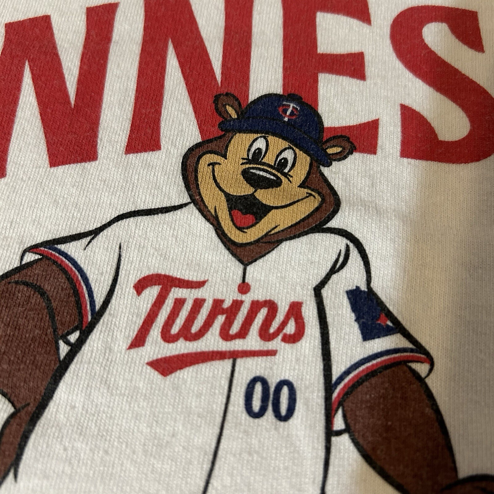 Minnesota Twins TC Bear Shirt Men XL White Short Sleeve Crew Neck Port & Company