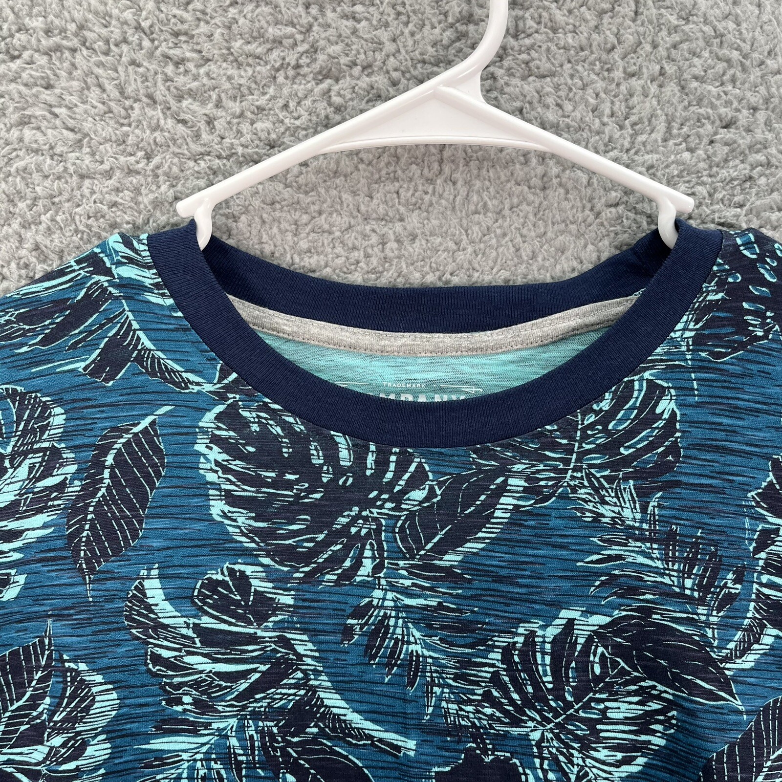 Trademark Company 81 Shirt Adult Medium Blue Preppy Aloha Beach Hawaiian NEW