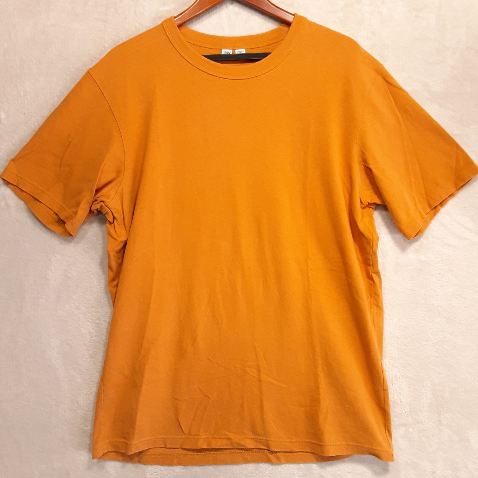 Uniqlo Mens Basics Round/Crewneck T-Shirt Sz.L/Yellow Gold/Ribbed Collar
