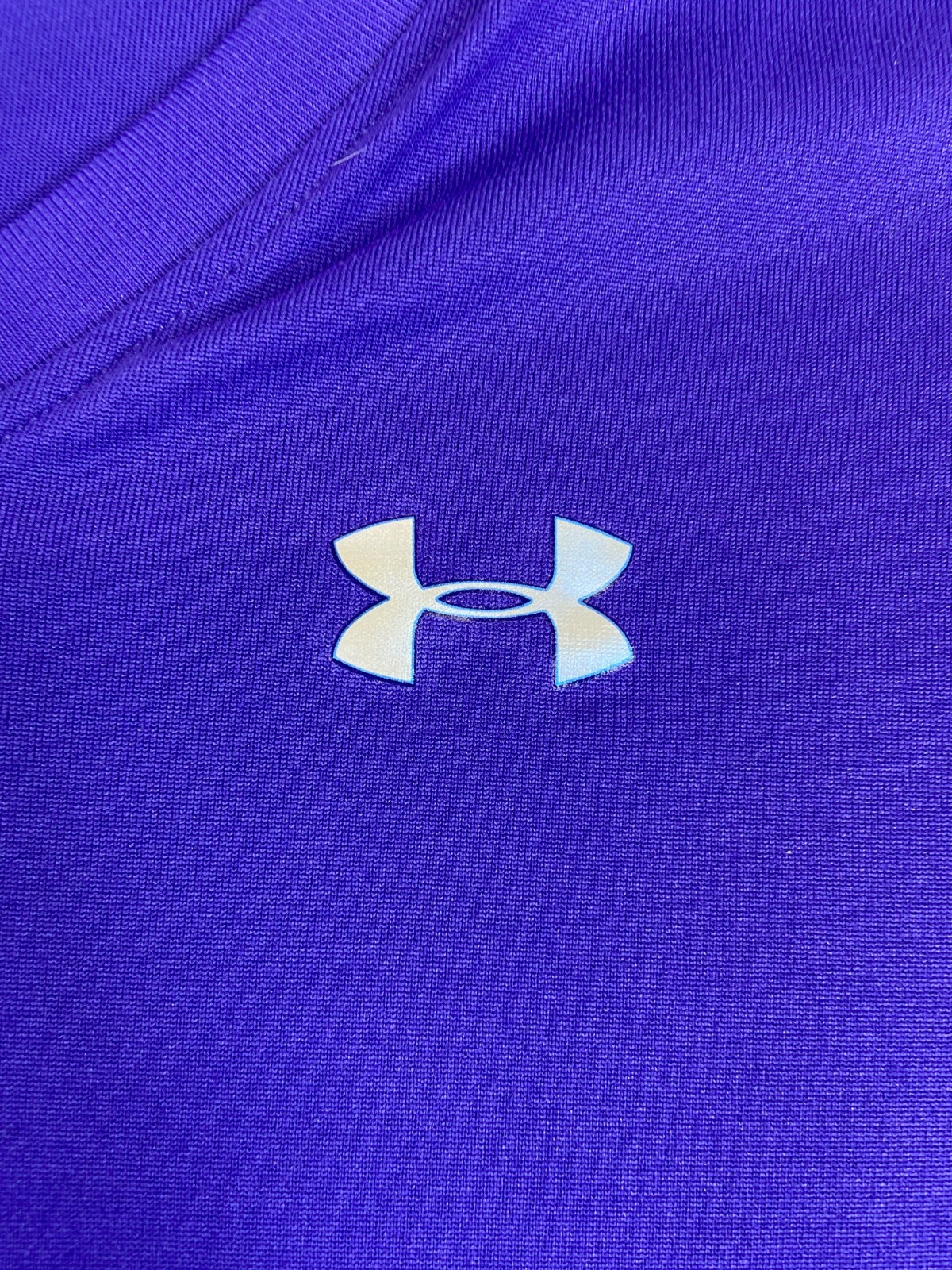 Womens Under Armour Semi Fitted T Shirt Athletic Sports Purple Medium Outdoor