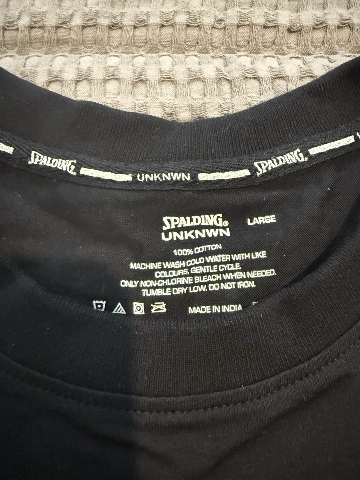 UNKNWN x Spalding T-Shirt Collab (LeBron James Brand) – Men’s Size L