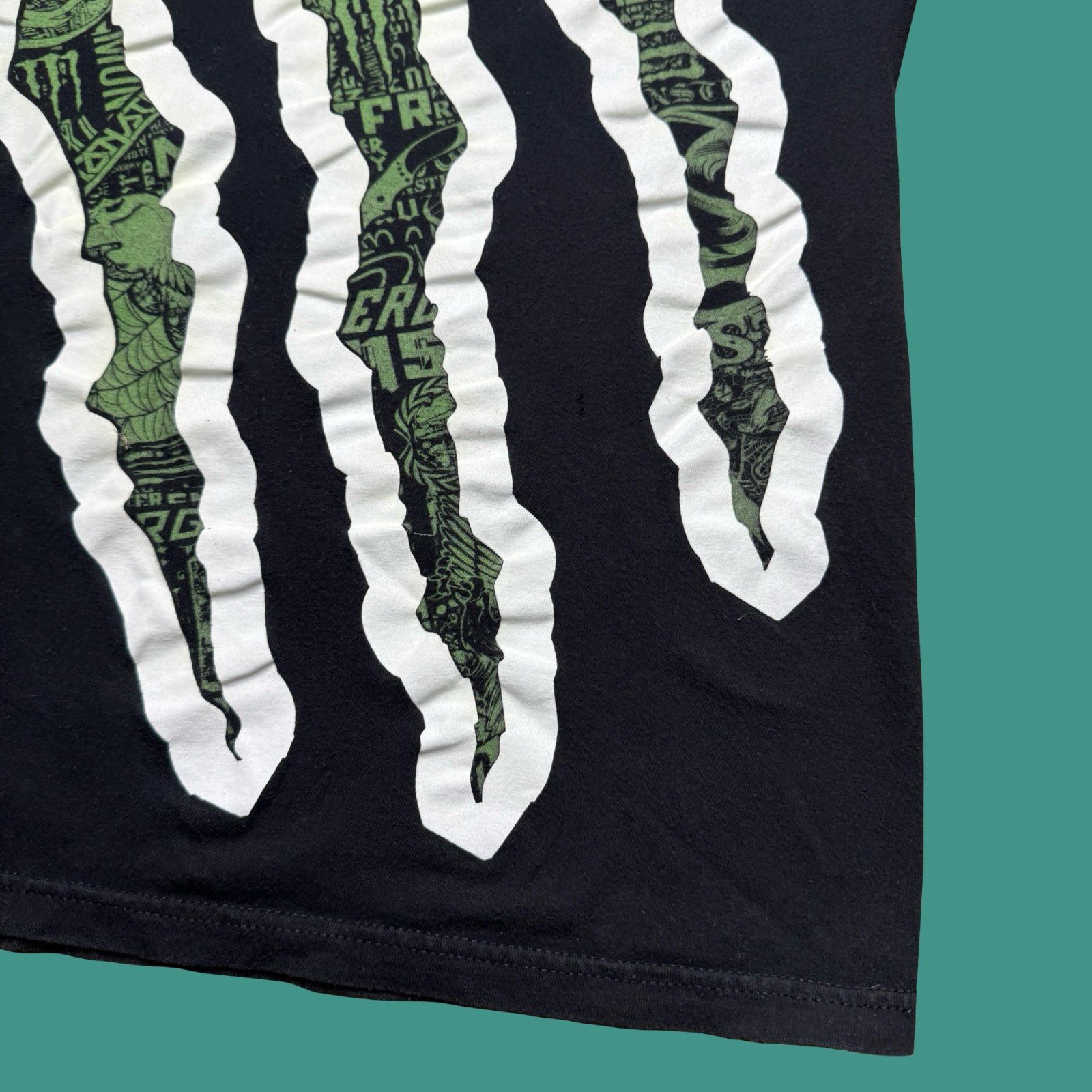 Monster Energy T Shirt Medium Y2K Logo Graphic Short Sleeve Cotton Black Green