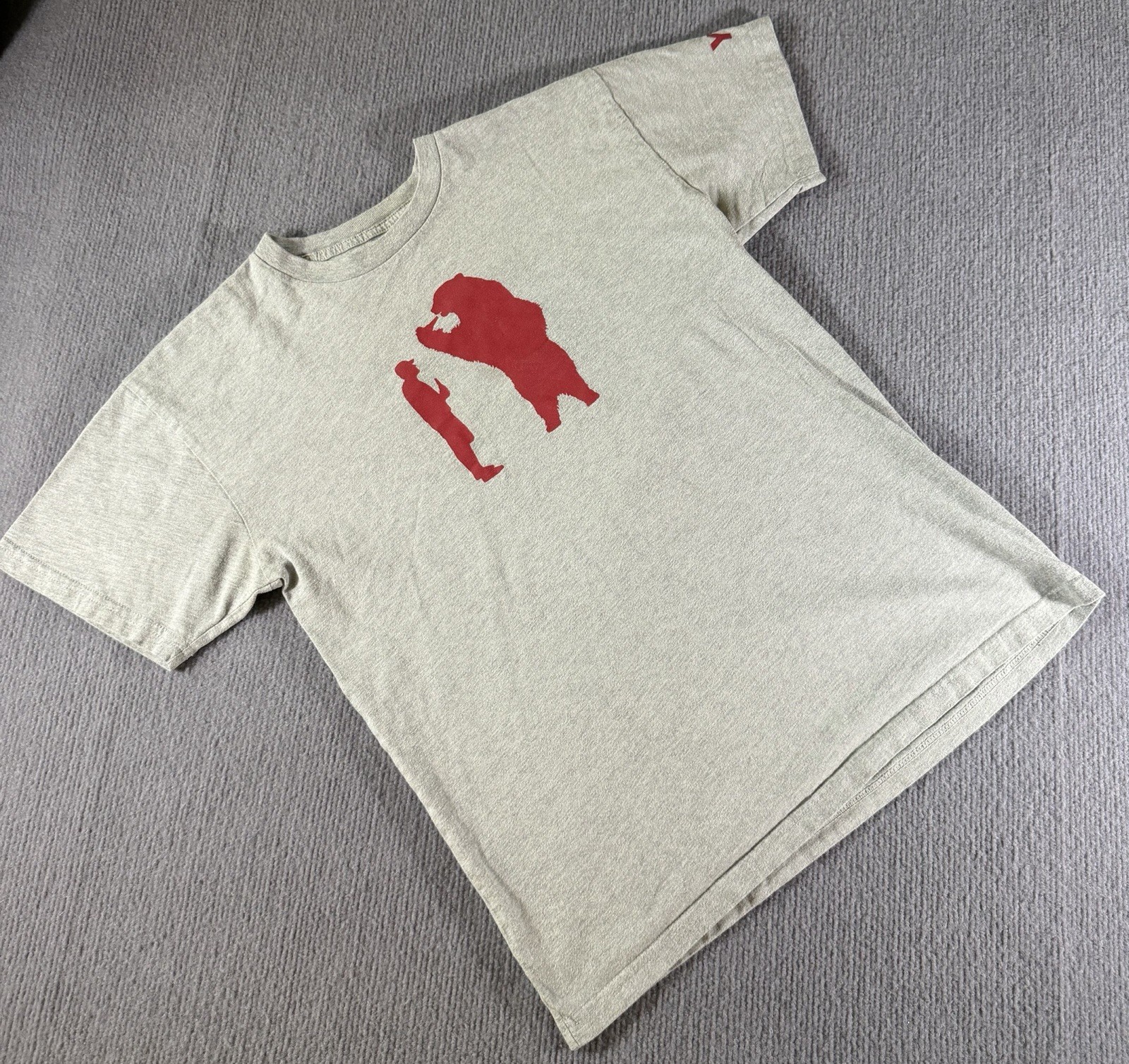 Yeti Bear Beer T-Shirt Gray Mens Size Medium Outdoors Yeti Coolers