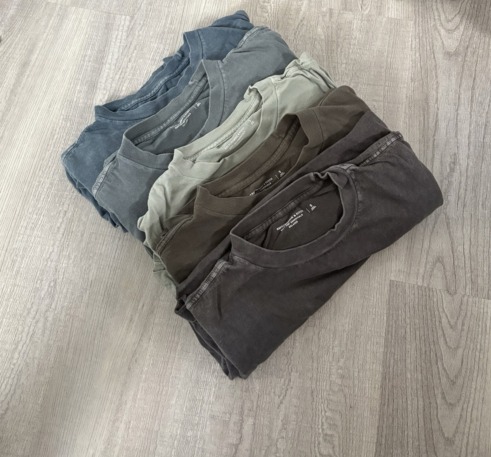 Abercrombie & Fitch Men’s Set of 5 T-shirts Size S
