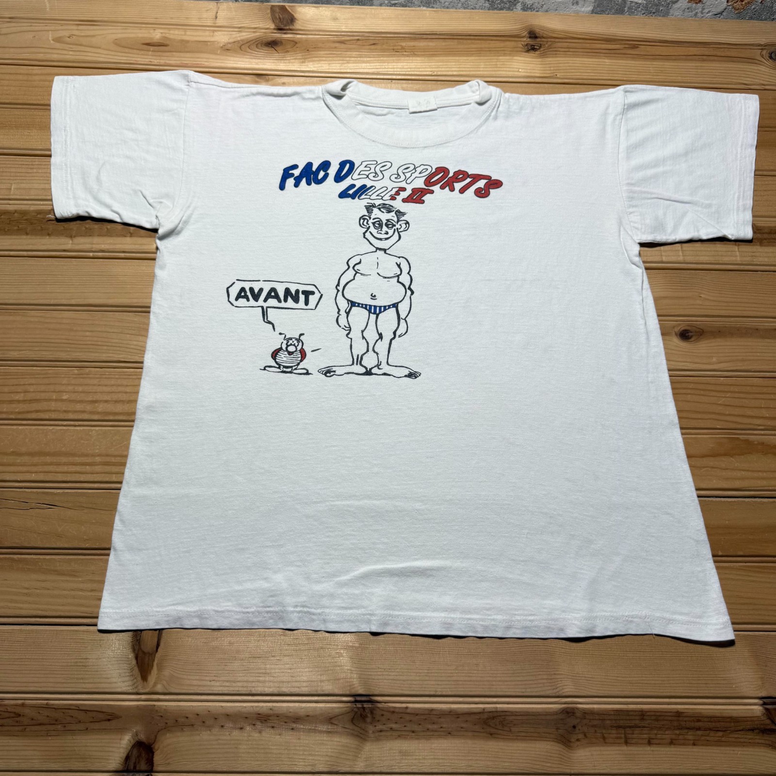 Vintage 90s Fac Des Sports Lille II Bodybuilder Gym Funny Graphic T-Shirt – XL