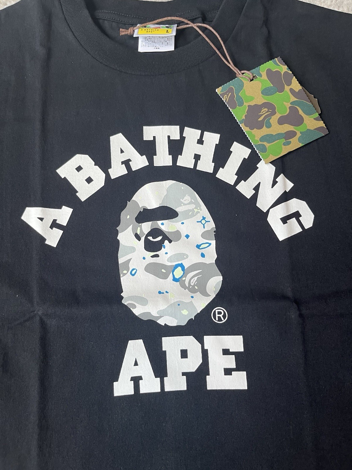 A Bathing Ape BAPE Men’s Black Ape Head Logo Graphic Crew Neck T-Shirt L