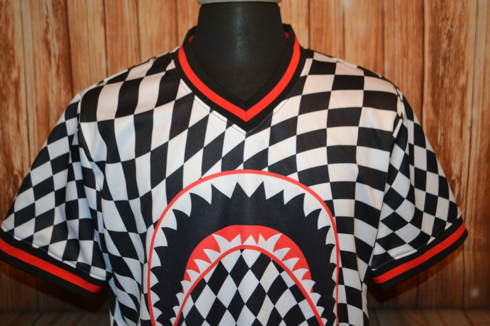 Hudson Outerwear Men’s Checker Pattern Diddy 54 Shark Teeth T Shirt Size XL