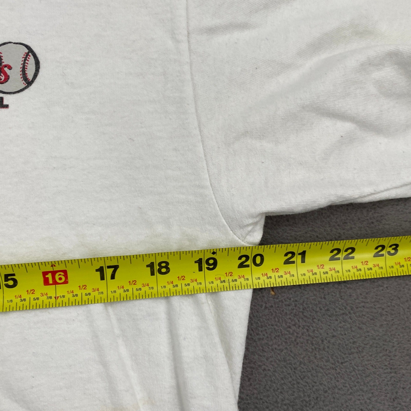 Gildan Ultra Cotton Avenues Baseball Graphic T-Shirt White Mens Medium