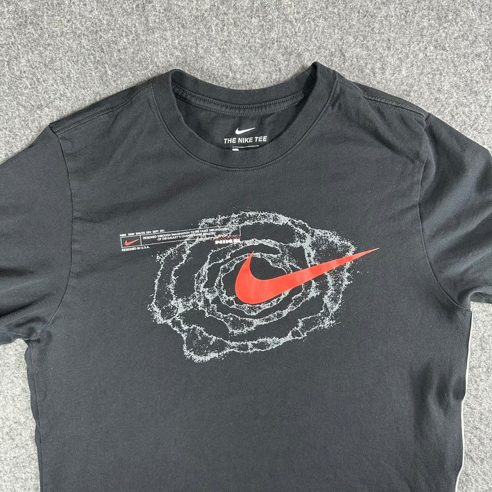 Nike Deep Spaces Graphic T-Shirt Black Red Galaxy Mens Size S