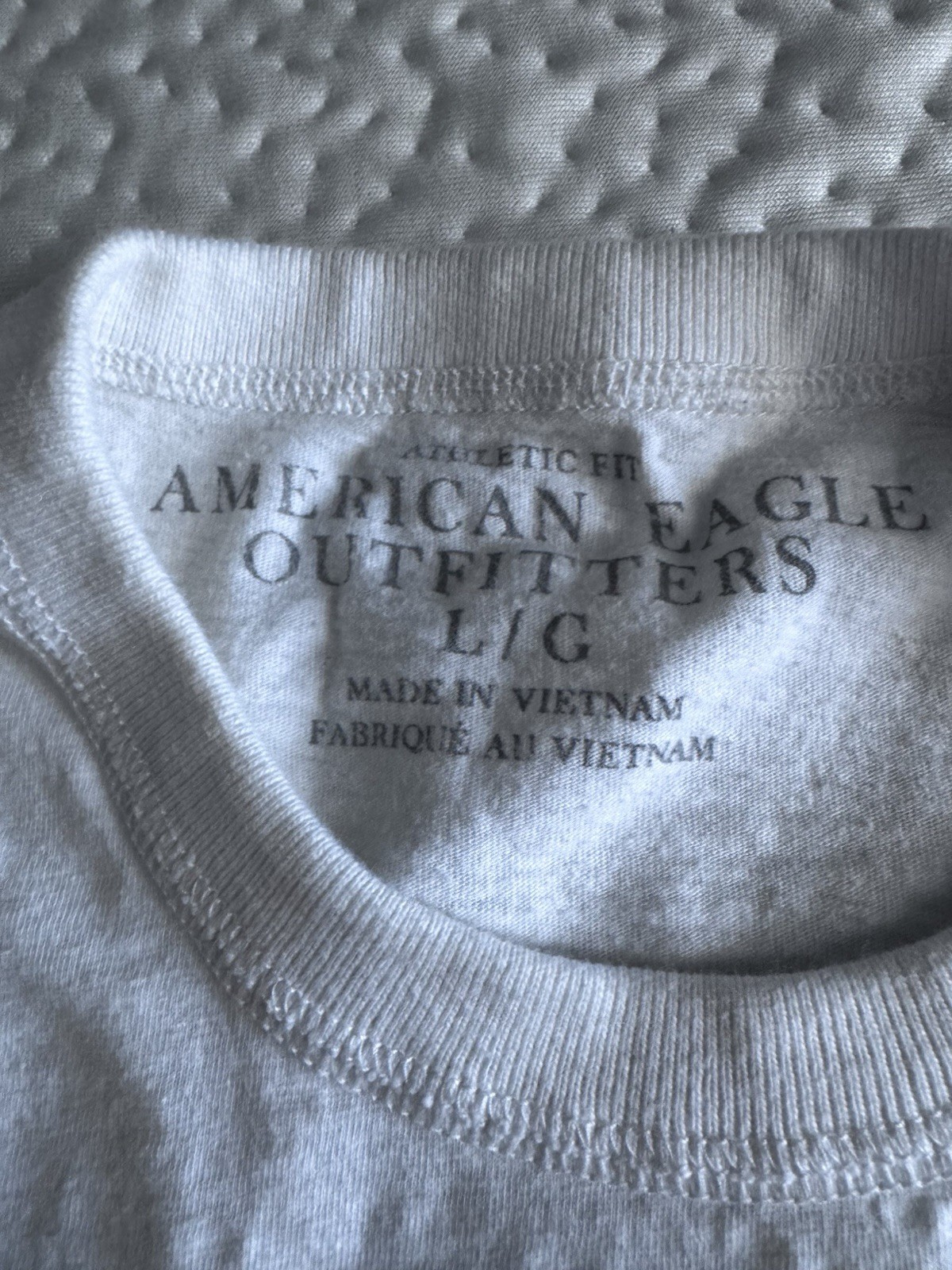 American Eagle Outfitters Men’s White Athletic Fit Graphic Tee Long Sleeve L/G