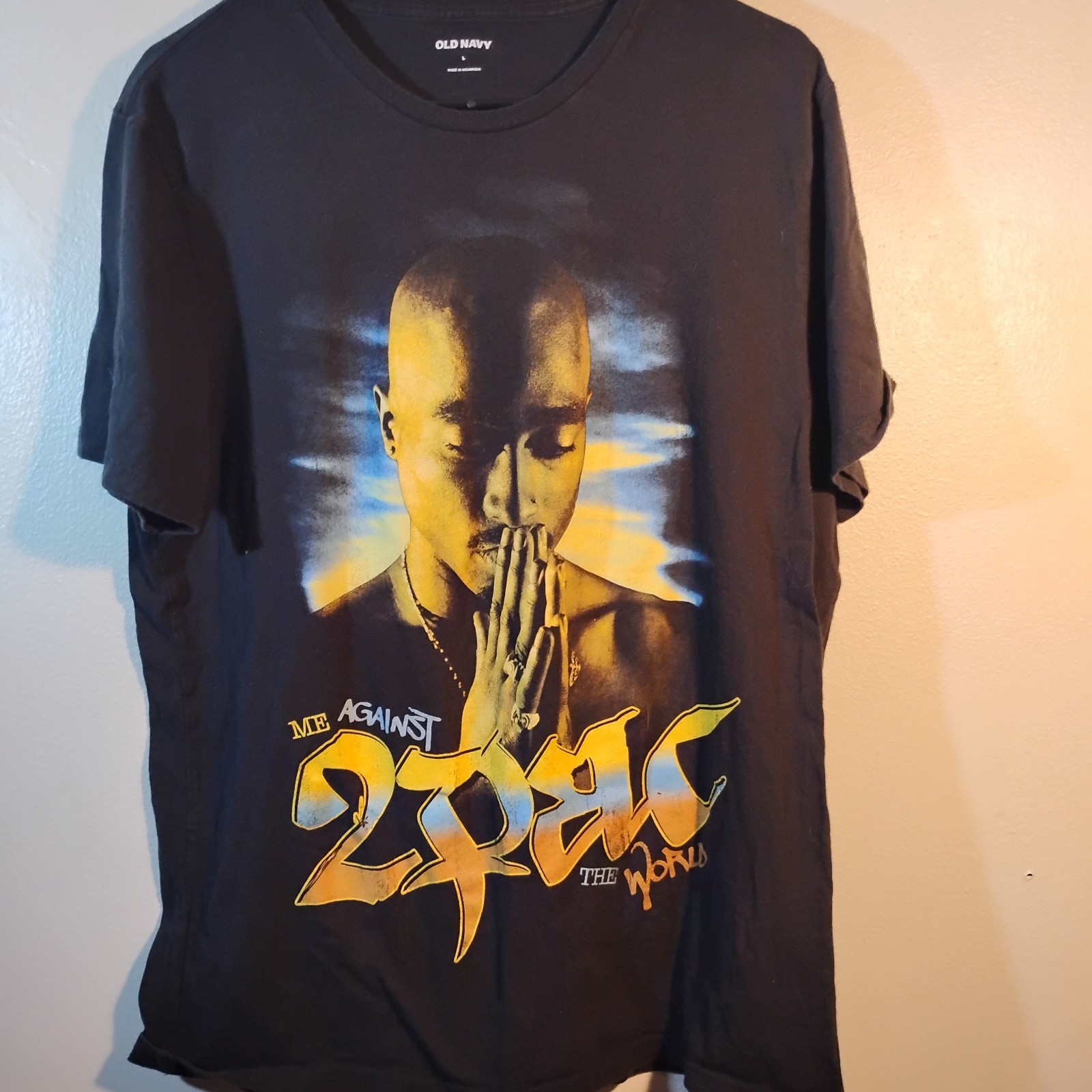 2Pac Men’s T-Shirt Tupac Shakur ,Me Against The World, Black Large Old Navy Tee